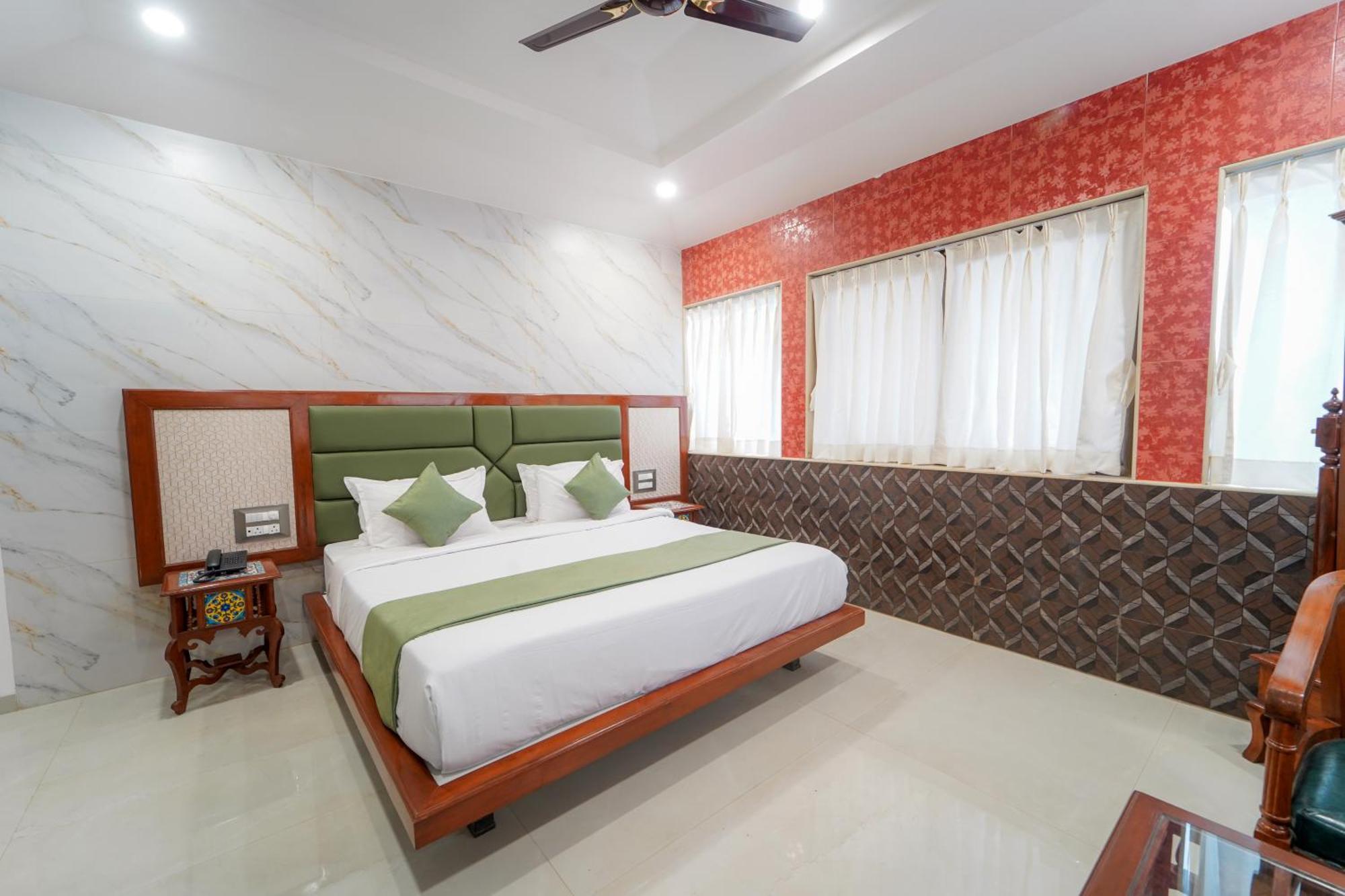 Hotel Bright Star 马哈巴莱斯赫瓦尔 外观 照片