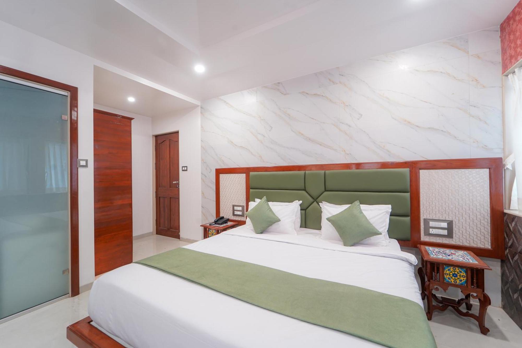 Hotel Bright Star 马哈巴莱斯赫瓦尔 外观 照片