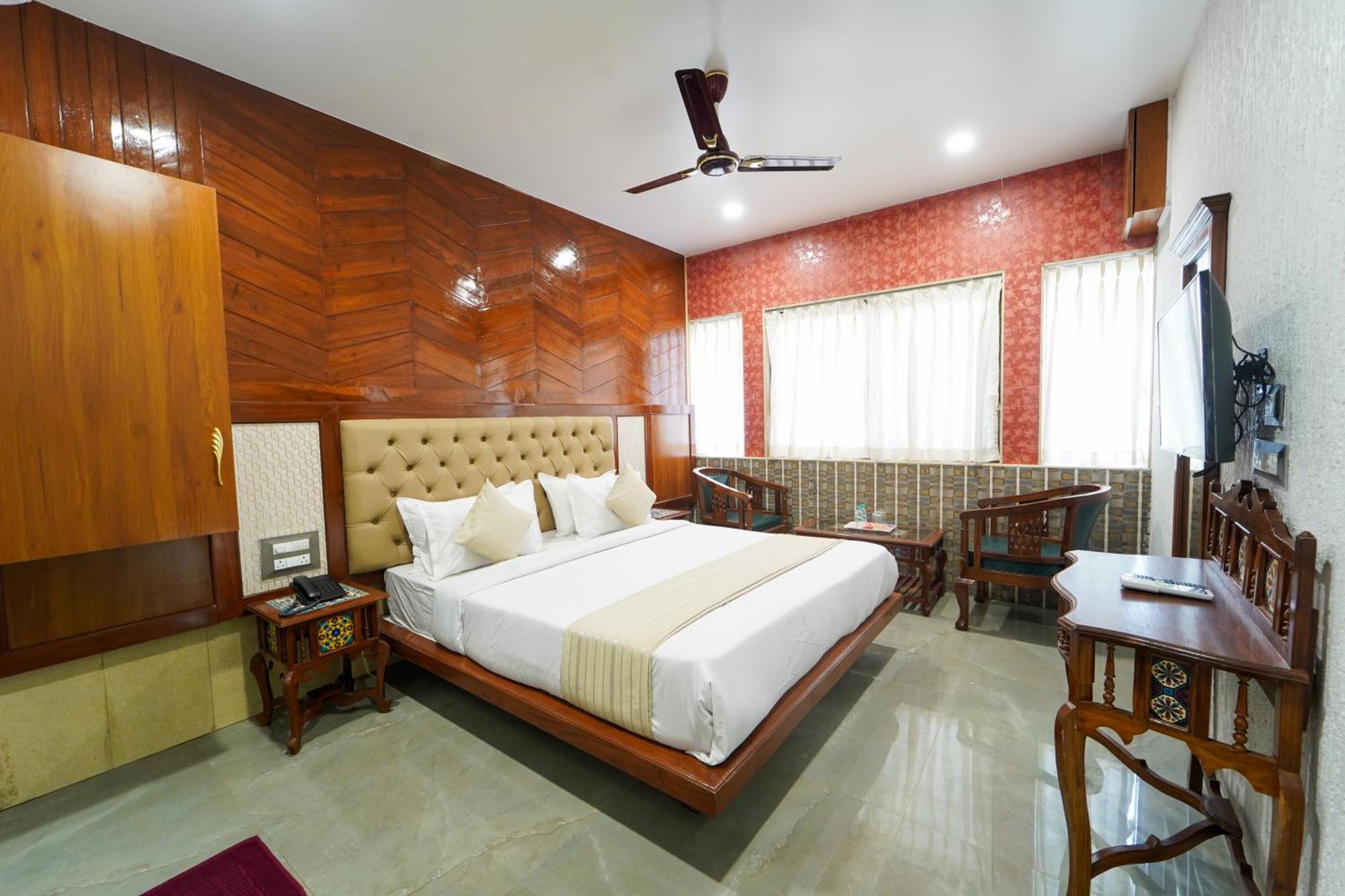 Hotel Bright Star 马哈巴莱斯赫瓦尔 外观 照片