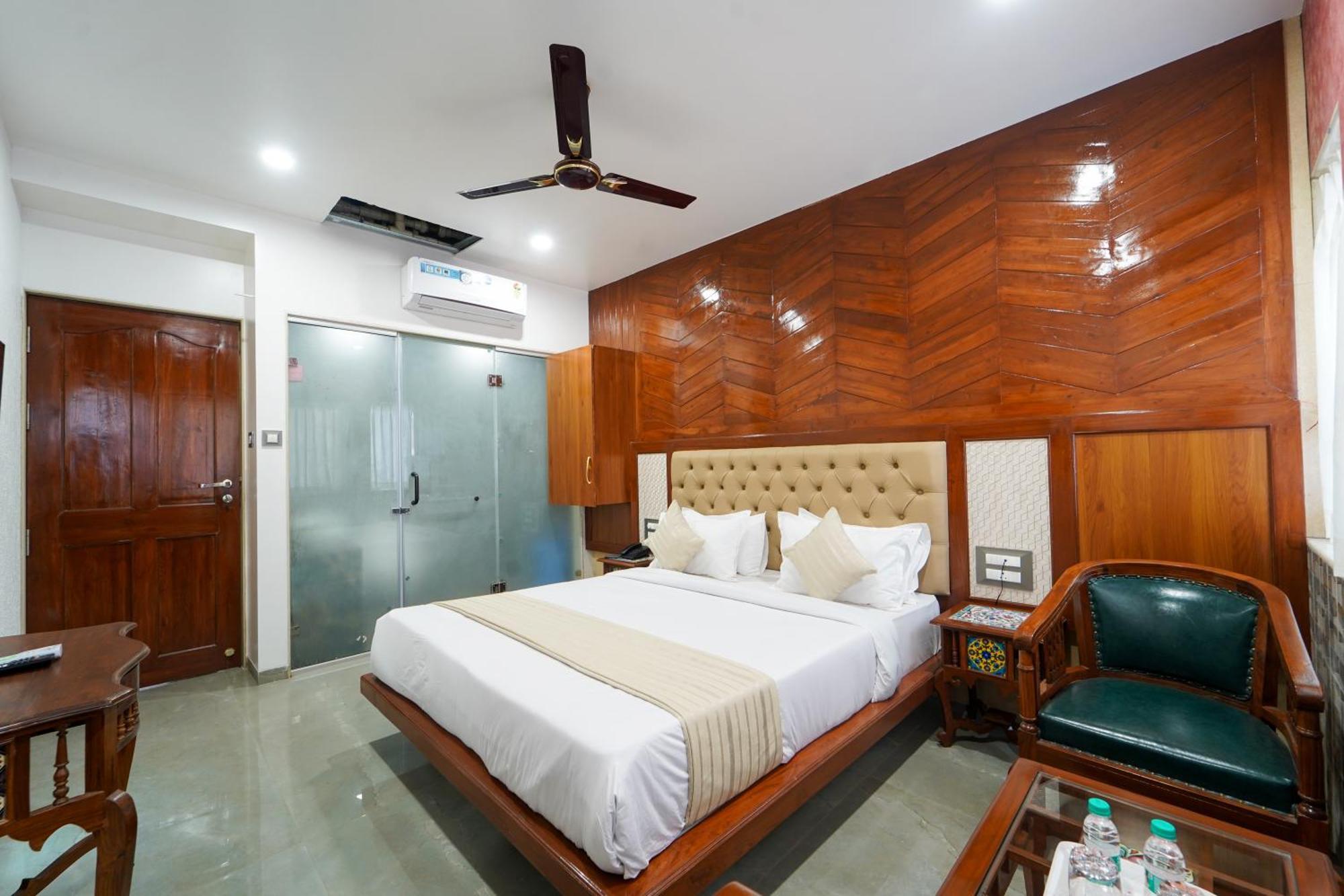 Hotel Bright Star 马哈巴莱斯赫瓦尔 外观 照片