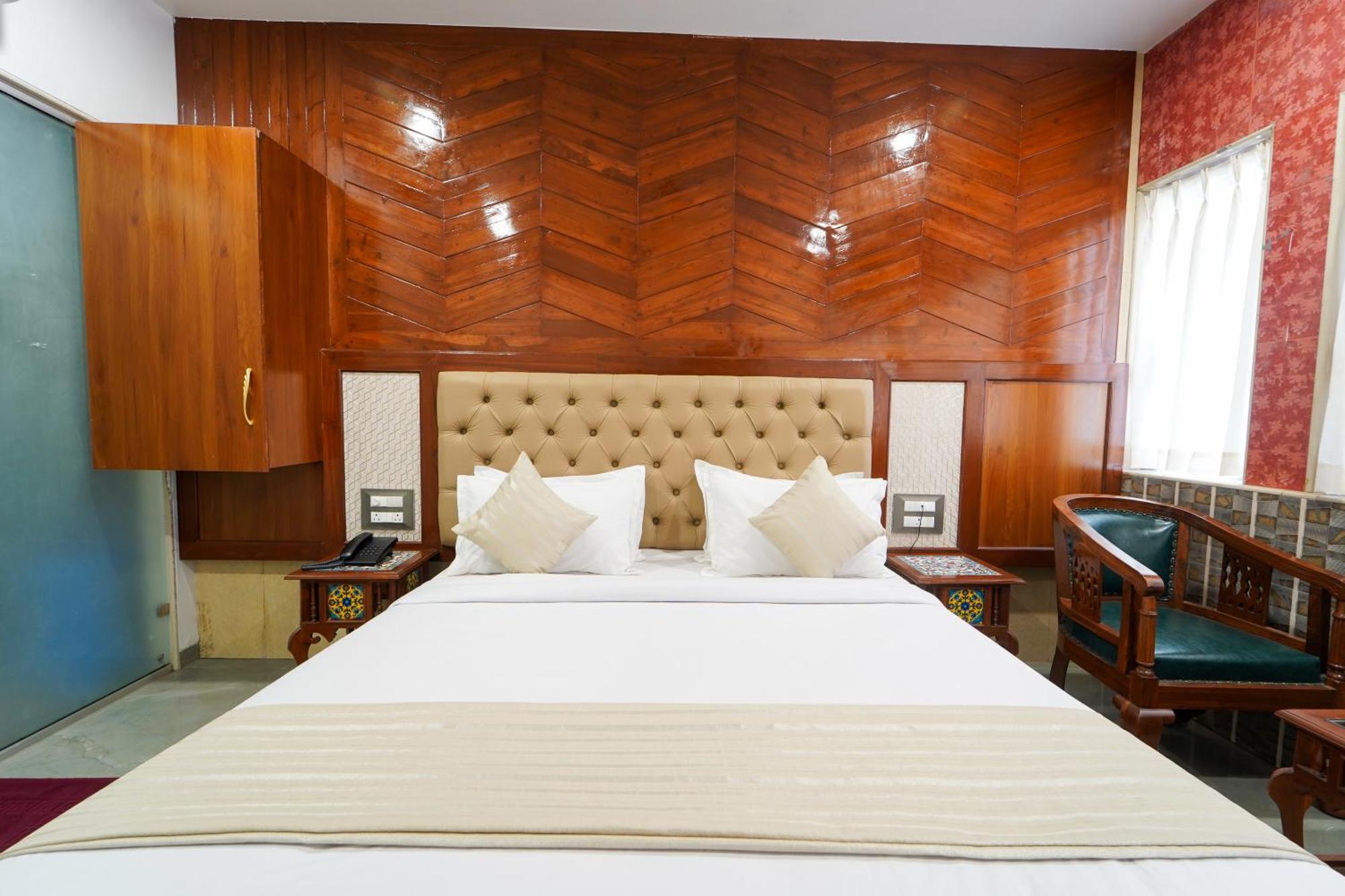 Hotel Bright Star 马哈巴莱斯赫瓦尔 外观 照片